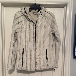 New Balance Women's soft grey Jacket. Size: Small